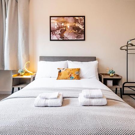 Lovely 4 Bedroom Flat In Wandsworth- Londra Esterno foto