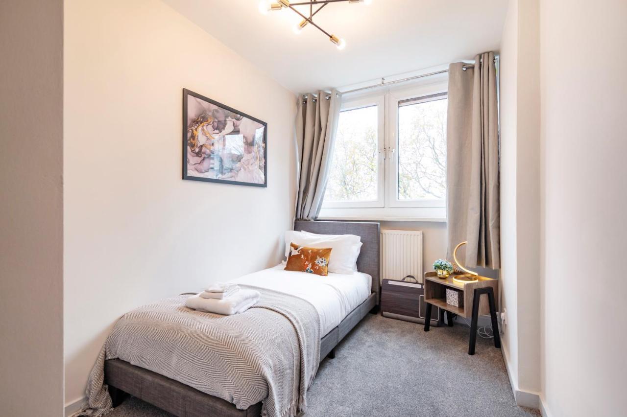 Lovely 4 Bedroom Flat In Wandsworth- Londra Esterno foto