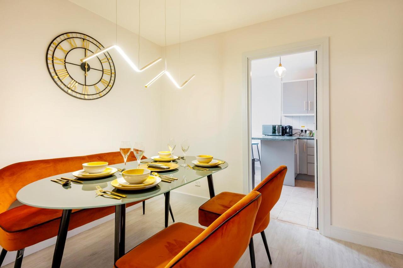 Lovely 4 Bedroom Flat In Wandsworth- Londra Esterno foto