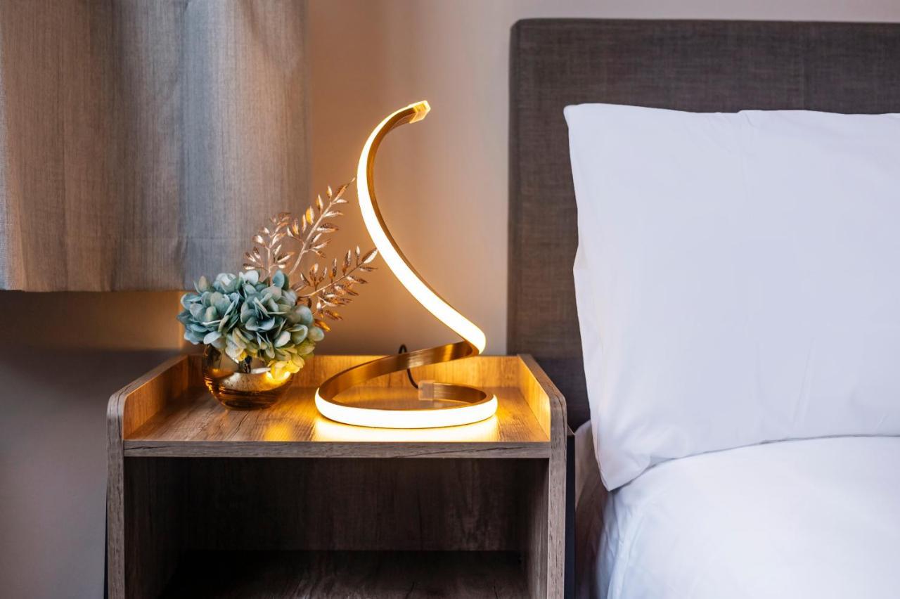 Lovely 4 Bedroom Flat In Wandsworth- Londra Esterno foto