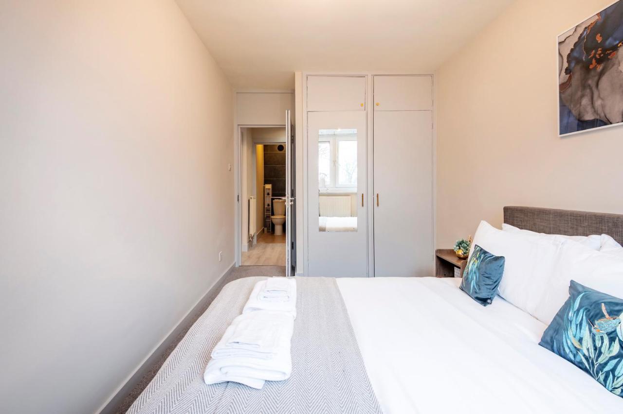 Lovely 4 Bedroom Flat In Wandsworth- Londra Esterno foto