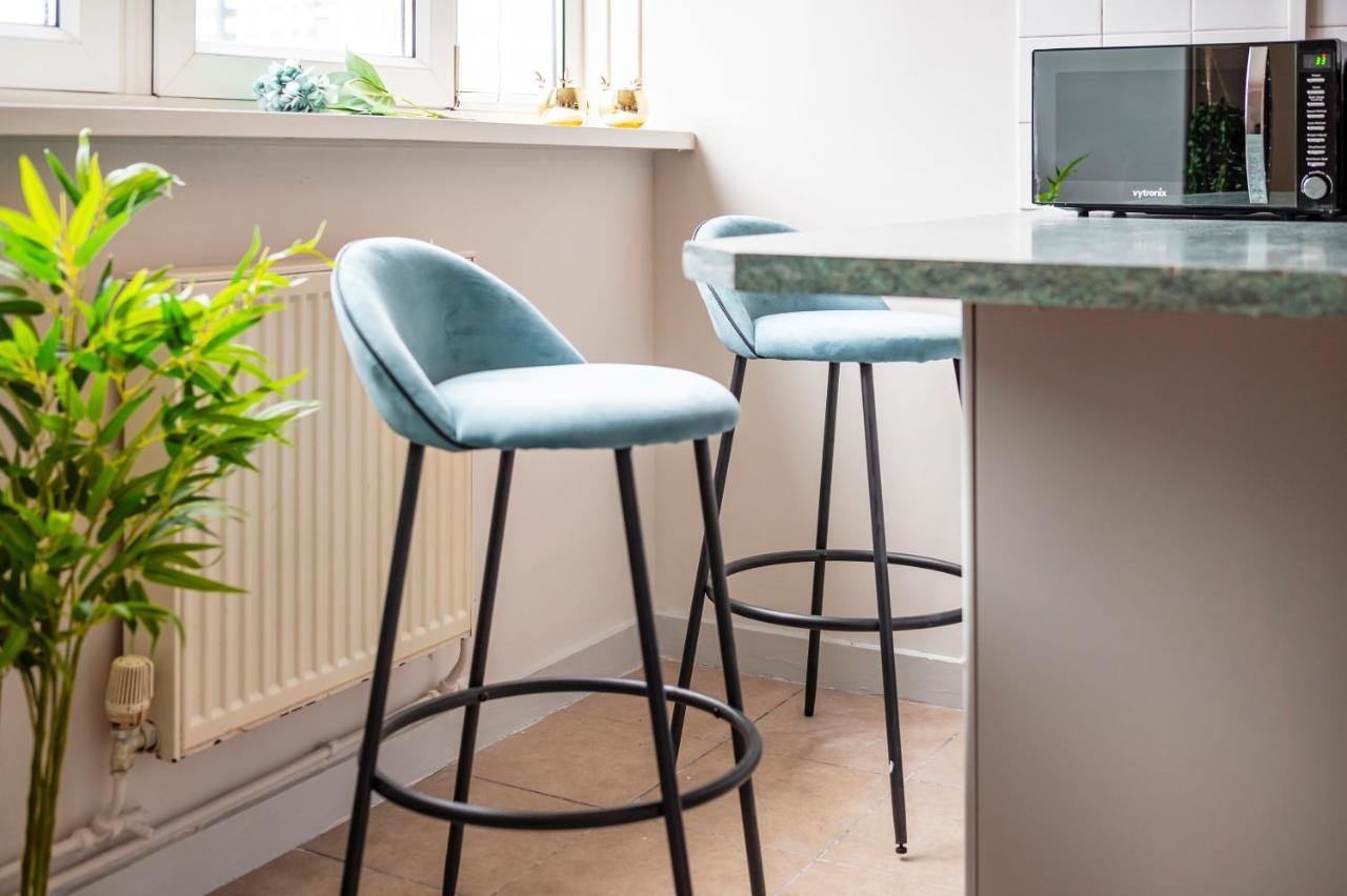 Lovely 4 Bedroom Flat In Wandsworth- Londra Esterno foto