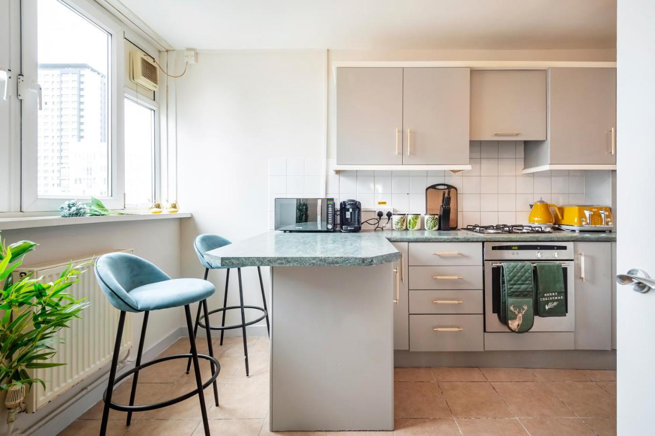 Lovely 4 Bedroom Flat In Wandsworth- Londra Esterno foto